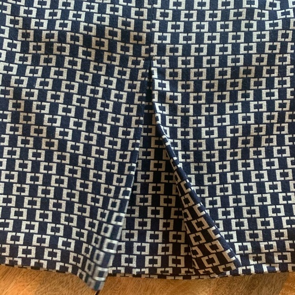 LOFT Pencil Skirt - Picture 4 of 8